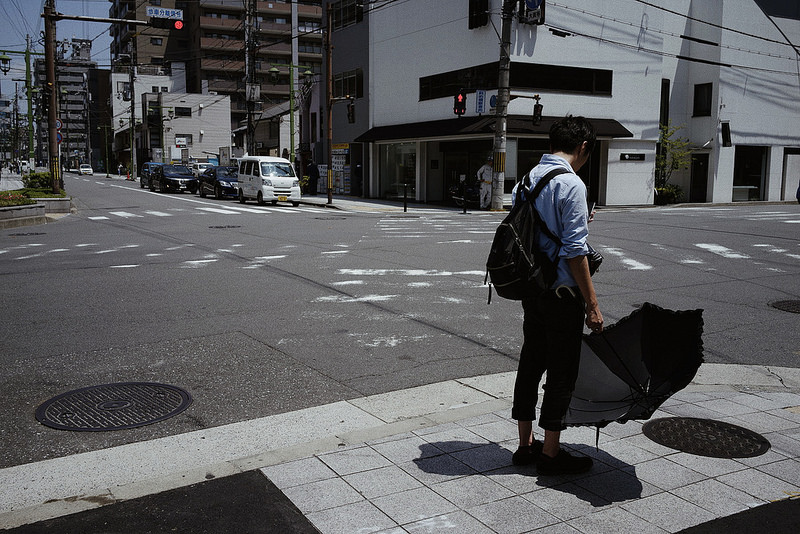 日傘男子